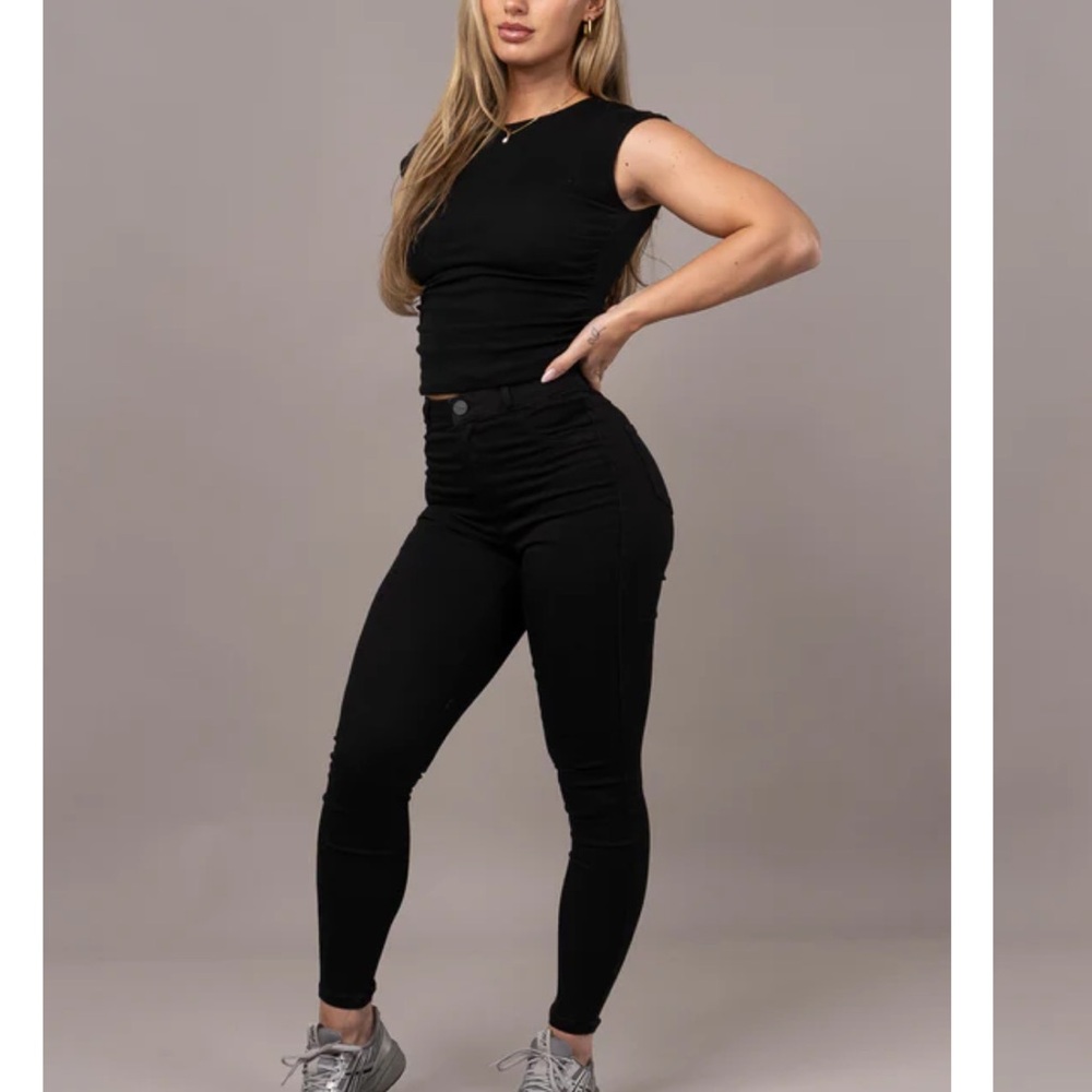 FITJEANS Women's Black Skinny Jeans